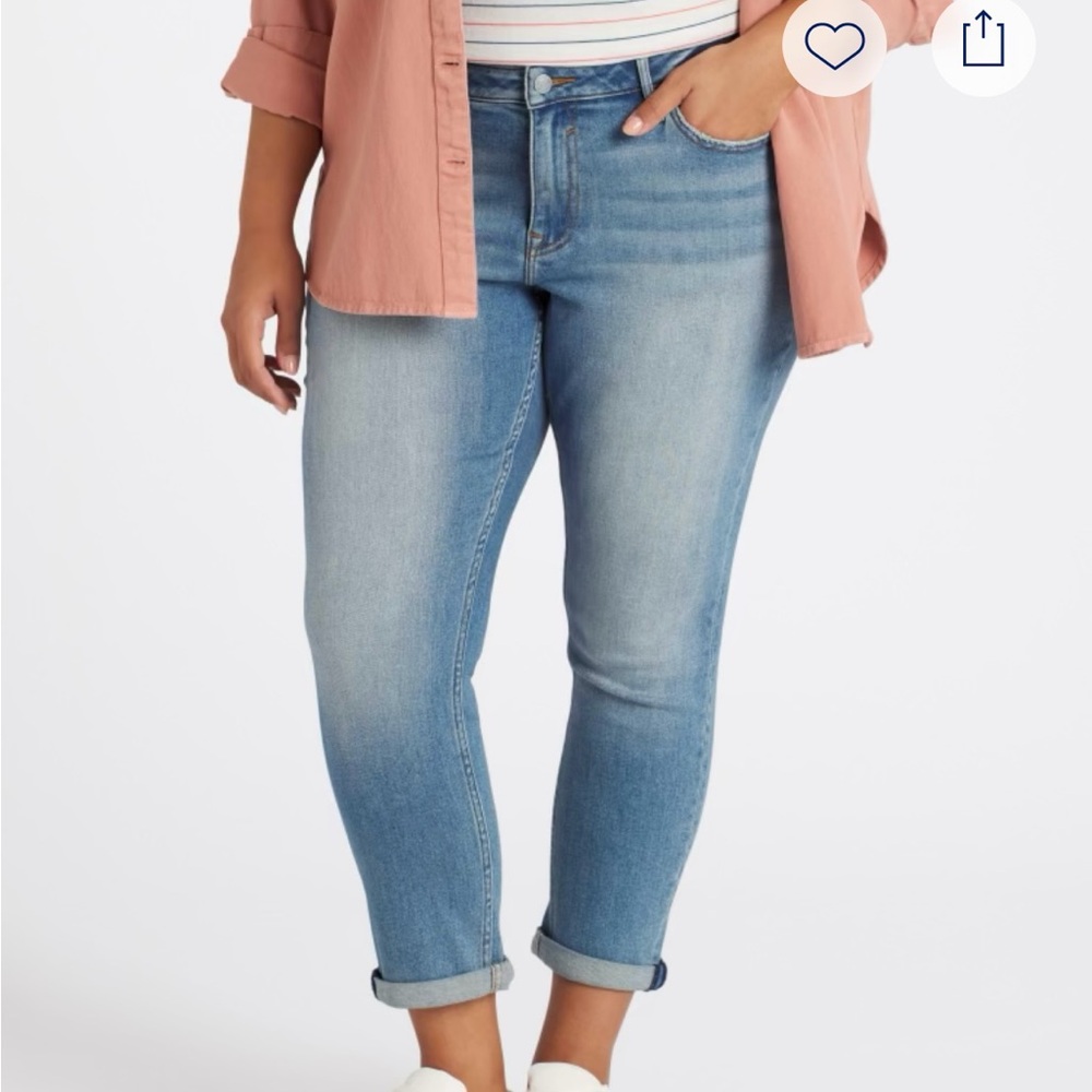 VIGOSS, Thompson Mid Rise Tomboy Jean
18W | Indigo, Good used condition.